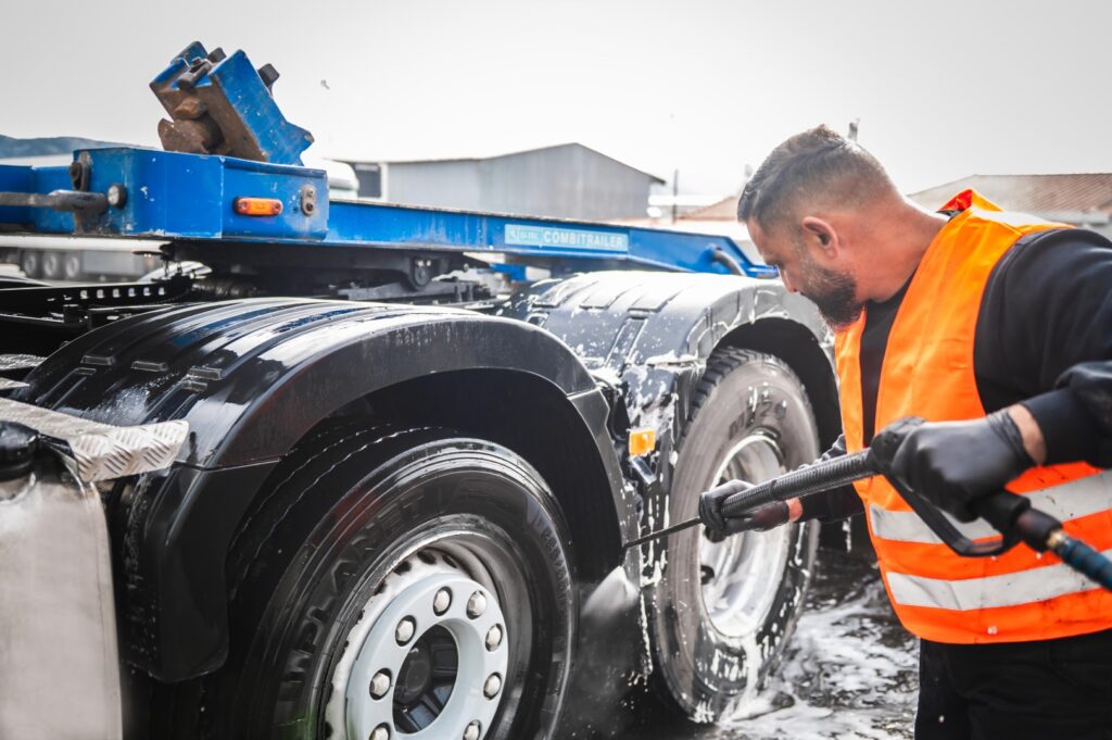 Πλύσιμο φορτηγών στον Ασπρόπυργο | Velvet truck spa
